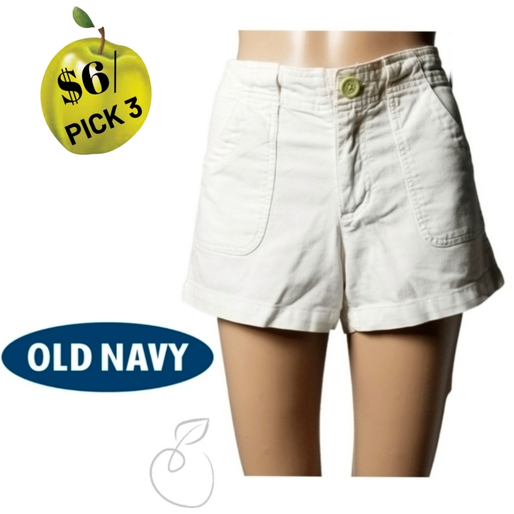 NAVY MID-RISE EVERYDAY SHORTS SZ 6